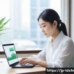S P 500 인덱스 펀드 투자 분석 - A modern Japanese office scene with a young professional woman reviewing a diversified investment po...